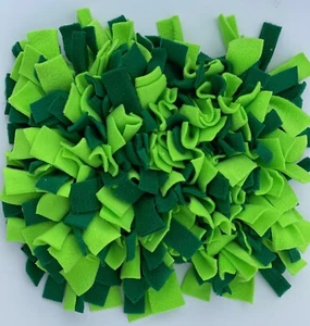 Snuffle mat for Dogs - Nose work, Scent, Puzzle, Fun, Interactive - Picture 1 of 3