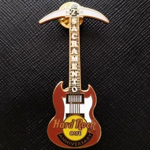 SACRAMENTO US☑️Hard Rock CAFE®HRC PIN🎸1999 2nd Anniversary Pick Axe GUITAR🎸LE - Picture 1 of 3