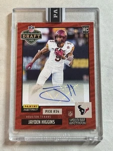 2025 Panini Instant Draft Night Red Jayden Higgins Rookie Auto RC/10 Texans - Foto 1 di 2