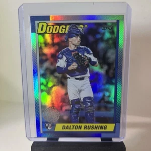 2025 Topps Update #U90-5 Dalton Rushing 1990 Topps 35th Anniversary Rainbow Foil - Picture 1 of 3