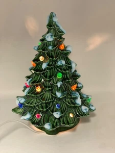 VTG '82 Doc Holiday Light Up 10" Christmas Tree Ceramic Mold Works Great! - Picture 1 of 11