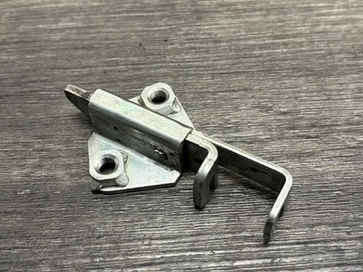 EX650 650 ZX6R ZX636 Ninja Kawasaki OEM Seat Lock Latch Striker 27016-1115 - Image 1 of 3