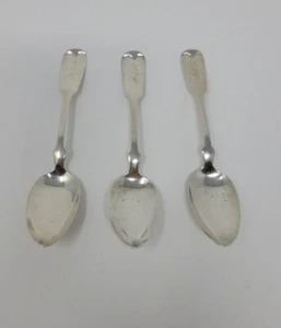 Drei Schlepplöffel Sterling 48 Gramm A.E. Bower Händler, monogrammiert MLM - Bild 1 von 6