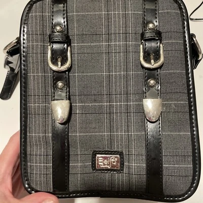 Bolso bandolera BEIJO’s para mujer con detalles negros y grises plateados Foto 1 de 4