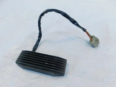 Regulador de voltaje rectificador Suzuki Intruder 800 1400 Boulevard S83 VS800 VS1400 Foto 1 de 4