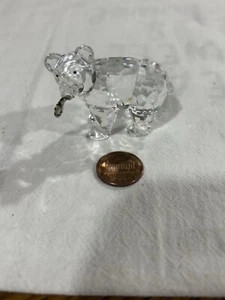 Swarovski Grizzlyjunges Bär mit Fisch - Bild 1 von 4