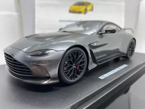 GT SPIRIT GT443 2023 ASTON MARTIN V12 VANTAGE MAGNETIC SILVER L.E. 1:18 SCALE - Picture 1 of 12
