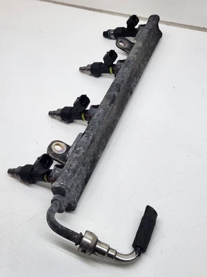 2007-2012 Nissan Sentra Fuel Injector Rail Set w/ Injectors OEM - Image 1 of 4