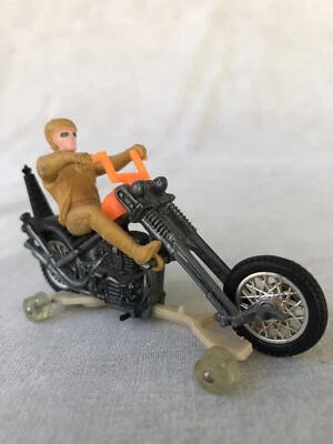 Hot Wheels RRRumblers Mean Machine con tanque naranja con jinete marrón claro Foto 1 de 4