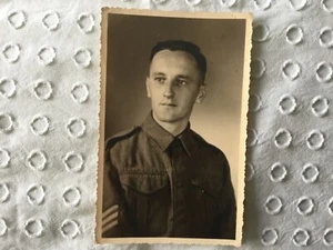 WW2 Sergeant - Vintage Postcard - Soldier - British Army - Military - Picture 1 of 2