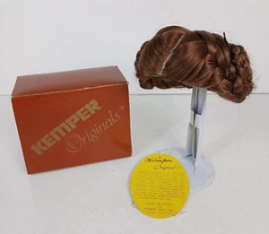 Kemper Puppenperücke Marque Größe 8-9 hellbraun mit Originalkarton geflochtene Brötchen NOS - Bild 1 von 9