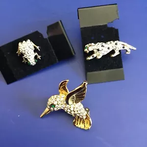 GOLD CHEETA, FROG, AND HUMMINGBIRD LAPEL PINS WITH GREEN EYES AND RHINESTONES‼️ - Picture 1 of 10