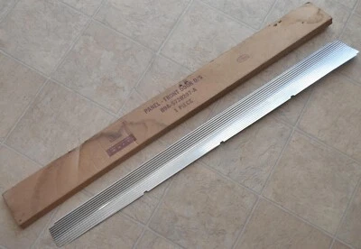 Nuevo de Lote Antiguo Ford Fairlane Galaxie 1959 4 puertas puerta delantera izquierda lavabo acabado panel moldura Foto 1 de 4