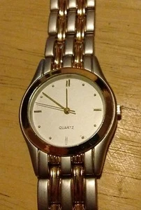 Vintage Unisex Uhr, läuft mit neuer Batterie NR F - Bild 1 von 4