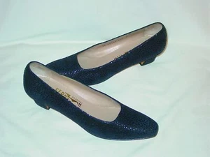 Womens Upscale Ferragamo Black Pebbled Suede Dress Heels Pumps Shoes 8.5 AAAA  - Picture 1 of 9