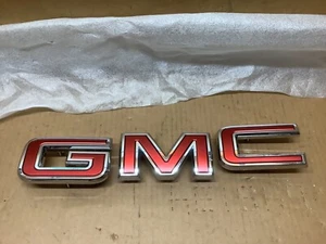 NOS GMC 20-23 Acadia 21-22 Canyon 21-24 Terrain Chrome Front Grille Emblem OEM - Picture 1 of 3