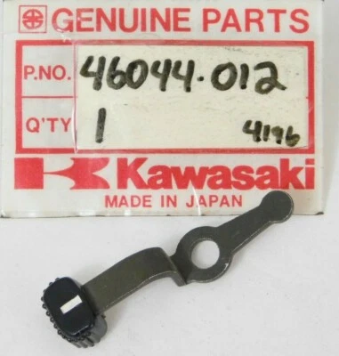 1 NUEVO Genuino KAWASAKI F11 F9 Fábrica PERILLA INTERRUPTOR PALANCA OEM 46044-012 NOS Parte Foto 1 de 3