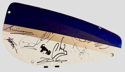 F1 WILLIAMS CAR PART SIGNED HAMILTON, WEBBER, JORDAN, SCHUMACHER, DENNIS, SAINZ - Image 1 of 4