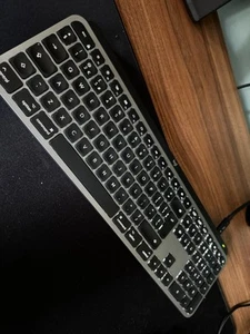 Logitech MX Keys For Mac Advanced Wirelss Illuminated QWERTY Keyboard Grey (3) - Photo 1/2
