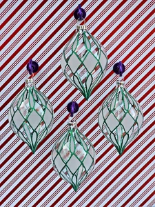 Vintage frosted GREEN glittered Bradford 4  TEARDROP  Glass Christmas Ornaments - Picture 1 of 6
