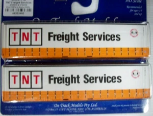 2 HO ON TRACK MODELS TNT FREIGHR SERVICE 40' CURTAIN SIDED CONTAINERS PK11 - Picture 1 of 1
