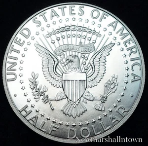 1983 D Kennedy halber Dollar von Bankrolle - Bild 1 von 1