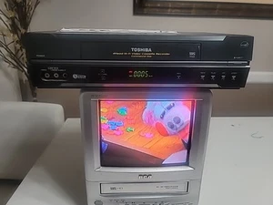 Toshiba Video Cassette Recorder W-522 Tested & Works No Remote Control - Picture 1 of 7