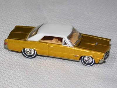 2005 HOT WHEELS ULTRA HOTS 1965 65 PONTIAC GTO GOLD 1:64 CLASSIC DIE CAST - Image 1 of 4