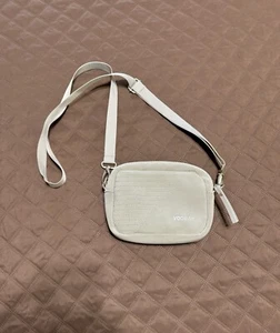 Nuovo senza etichette! Borsa a tracolla Vooray Sidekick in neoprene resistente alle intemperie in grigio moto - Foto 1 di 11