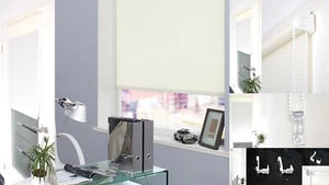 Luce diurna oscurante traslucida tenda a trazione laterale trazione a catena tenda a rullo standard - Foto 1 di 5