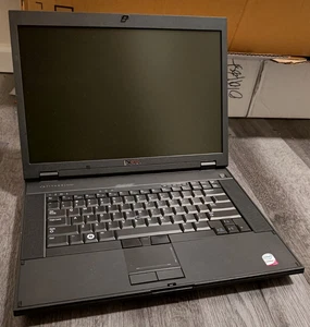 Dell Latitude E5500 15.4" Laptop Intel Core 2 Duo T7250 2.0GHz 1GB RAM NO HDD 😁 - Picture 1 of 5
