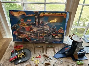 Hot Wheels Speedcity Playset (Parts Only) Vintage 2002 Rare! Includes Race car - Picture 1 of 17