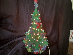Árbol de cerámica vintage de ratón de Navidad de 17 pulgadas con base iluminada decorada - Imagen 1 de 12