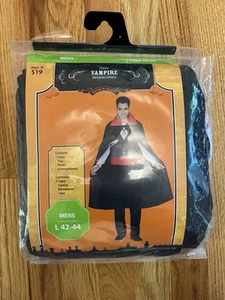 NUEVO CON ETIQUETAS Adulto Hombre 4 Piezas Clásico Vampiro Halloween Fiesta Disfraz Grande 42-44 - Imagen 1 de 2