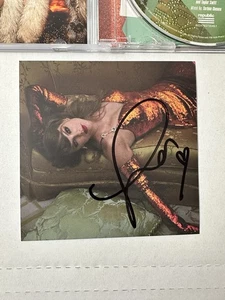 Taylor Swift Das Leben eines Showgirls CD mit signiertem Foto 2 LANGE SIGNATUR MIT HERZ - Bild 1 von 4