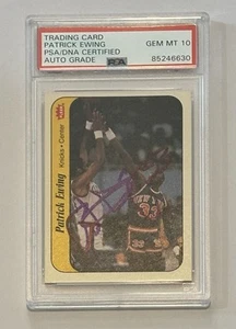 Patrick Ewing Autograph Signed 1986 Fleer Sticker Rookie Card - PSA 9 Auto 2 - Bild 1 von 2