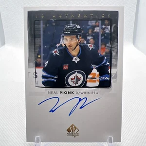 Neal Pionk 2022-23 SP Auténtico UD Authentics Winnipeg Jets - Imagen 1 de 2