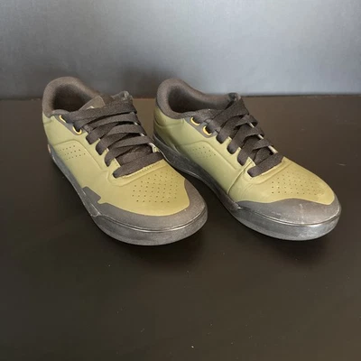 Giro Latch Men's Mountain Bike Shoes Black/Dark Olive Green, Flat Pedal Shoes - Image 1 of 4