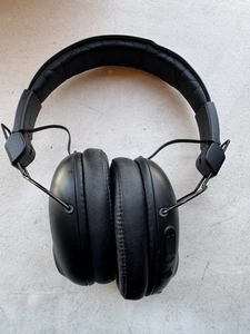 JLab Studio Pro Wireless Over-Ear Kopfhörer schwarz - Bild 1 von 9