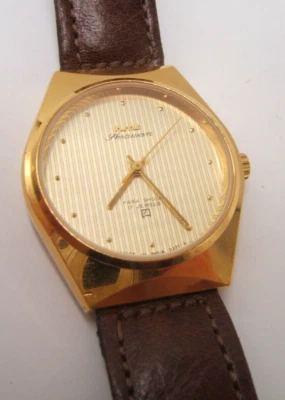 HMT SHRAWAN 17J WRIST WATCH WIND UP WORKING GOLD PLATED PARA SHOCK - Image 1 of 4