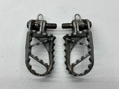 Juego de estriberas izquierda derecha KTM 65SX 2014 montaje reposapiés OEM 47103040033 65 SX Foto 1 de 4