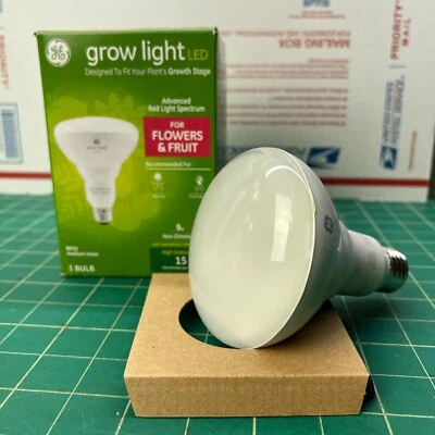Светодиодная лампа GE Grow 9 Вт для производства цветов фруктов BR30 среднее основание 13 MPS - Изображение 1 из 4