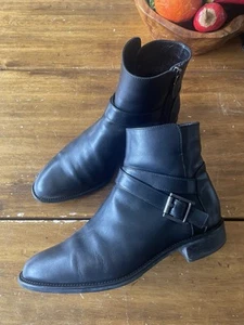 AQUATALIA Black Italy Buckle Weatherproof Bree Leather Ankle Boot Bootie Sz 8.5 - Picture 1 of 6