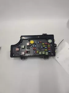 2008-2009 Jeep Patriot Compass ECM Chassis Body Control Power Fuse Box OEM - Picture 1 of 3