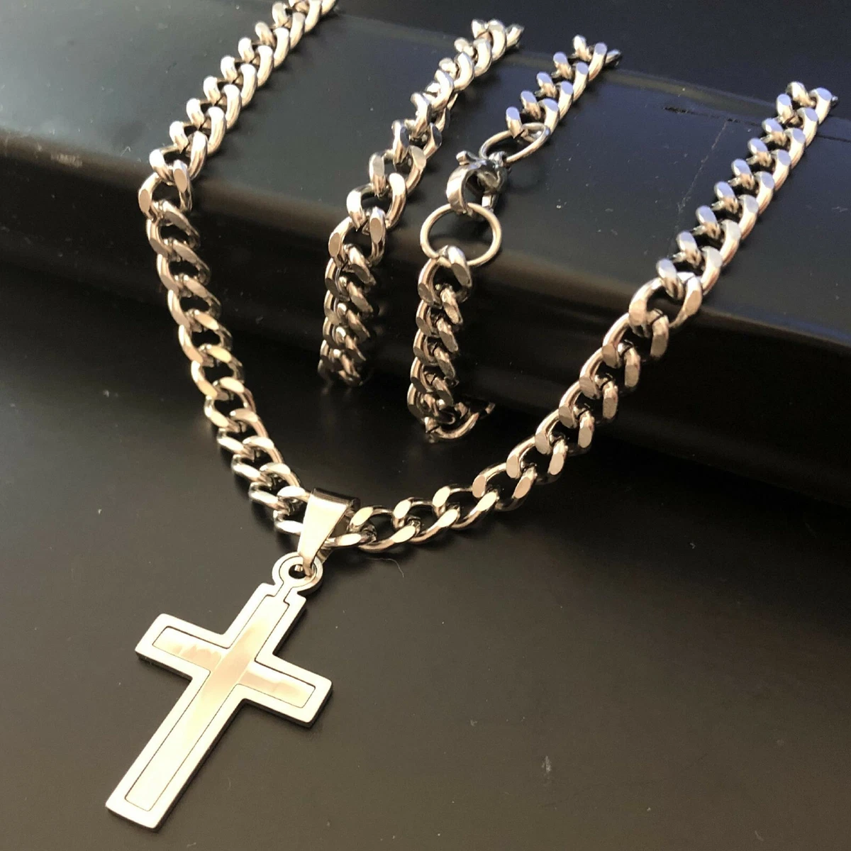 Ciondolo Gesù Cristo In Acciaio Inossidabile Con Catena Grano 75cm - COOLSTEELANDBEYOND - Uomo
