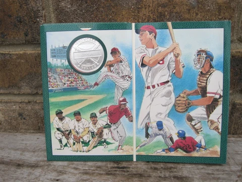 Stars Showcase Limited Edition 1992 Joe Morgan 1 oz .999 Silver Medallion REDS Cover