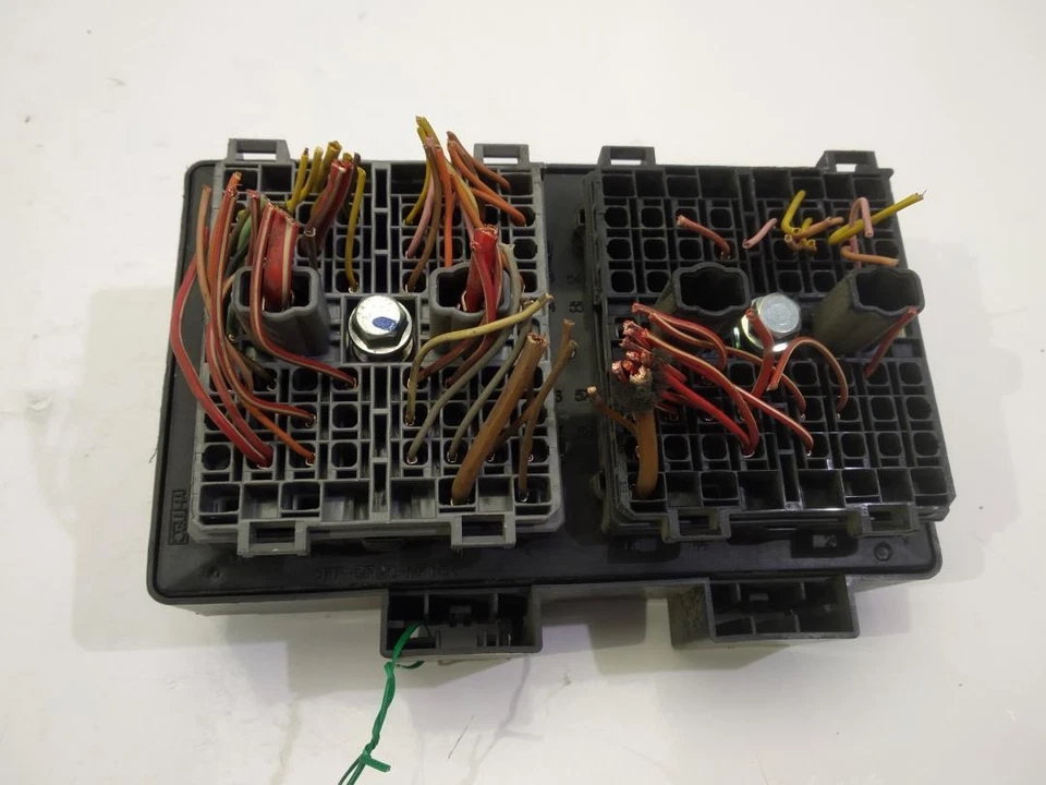 9682108282 Caja Reles/Fusibles para CHEVROLET CAPTIVA 2.0 VCDI LS 2870475 - Imagen 1 de 3