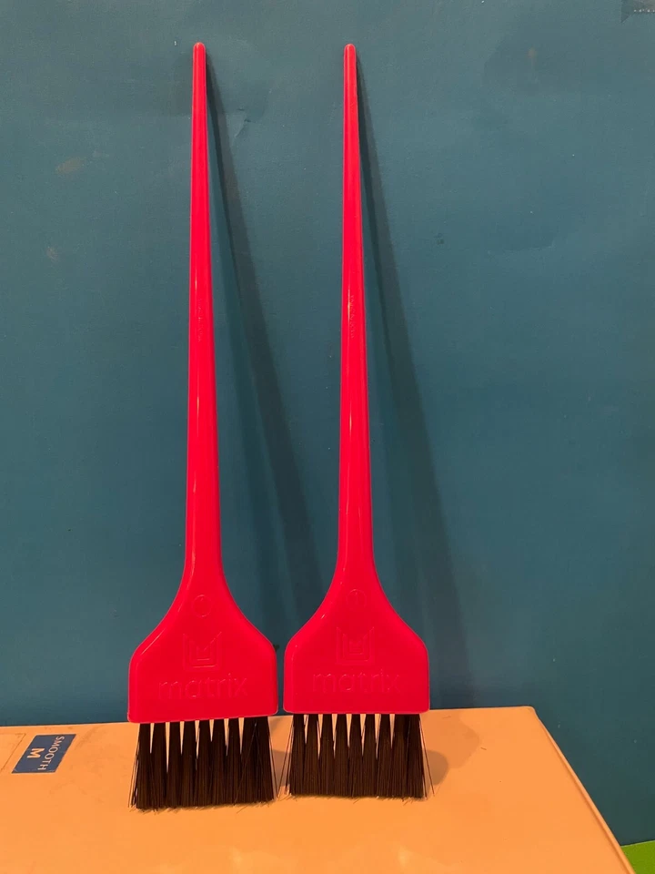 2 MATRIX Hair Color  Brush Red New - Image 1 of 1