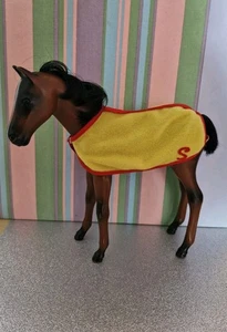 Vintage Pedigree Sindy Puppe Fohlen mit gelber Decke 1984 Ref: 44250  - Bild 1 von 4