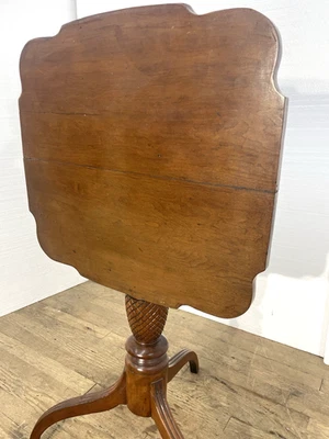 古董樱桃联邦倾斜桌面架 — 第 1/4 张图片